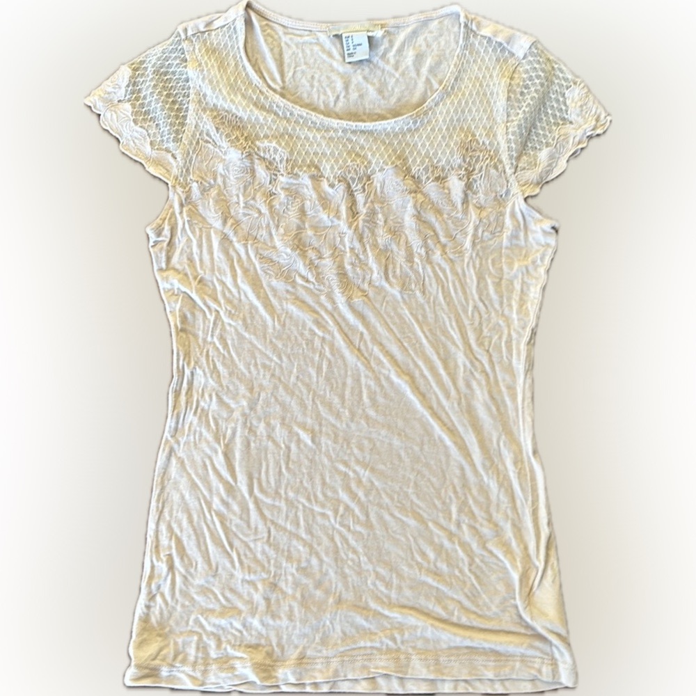 H&M | cream shirt sleeved floral mesh t-shirt